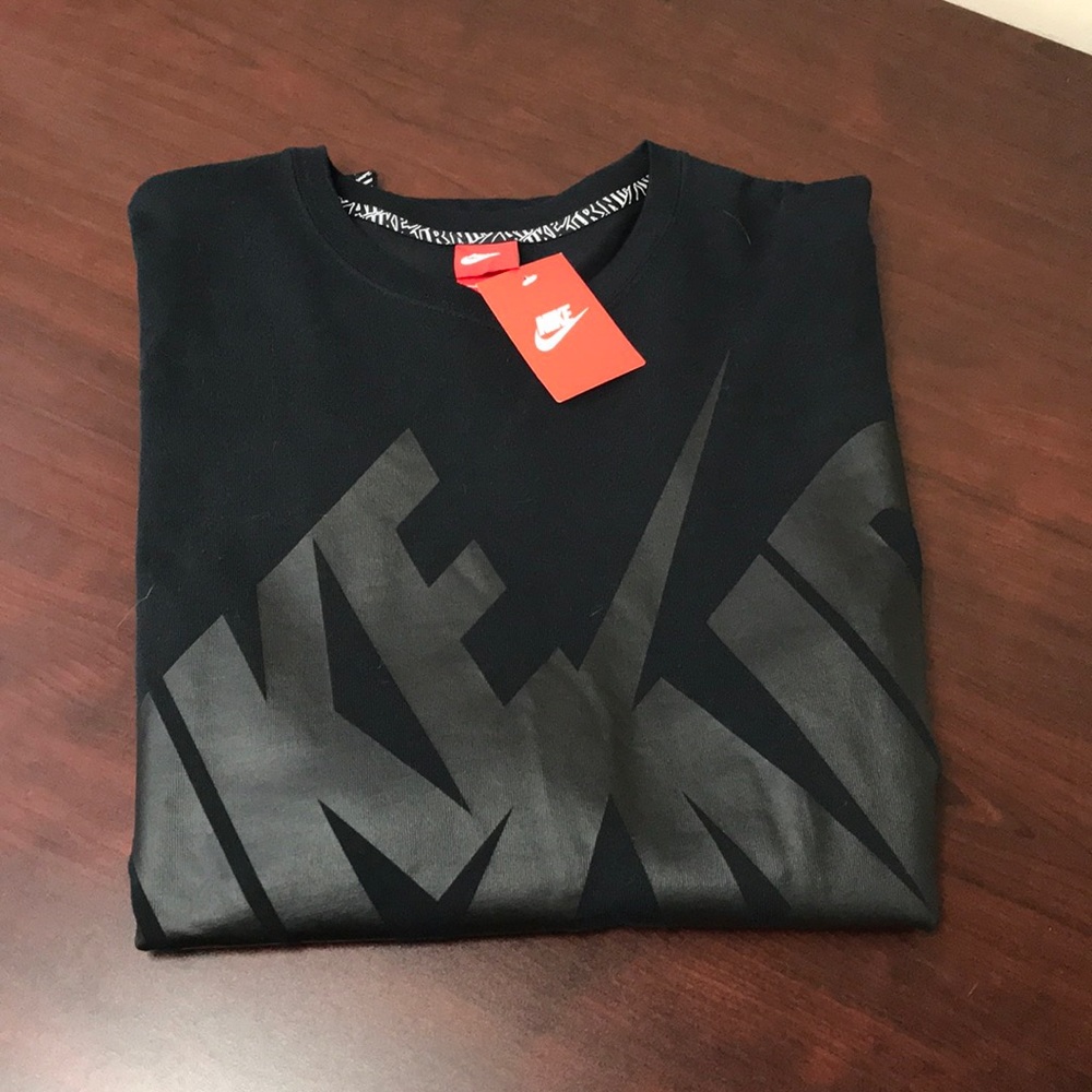 SOLD - Nike long sleeve NWT - Picture 2 of 5